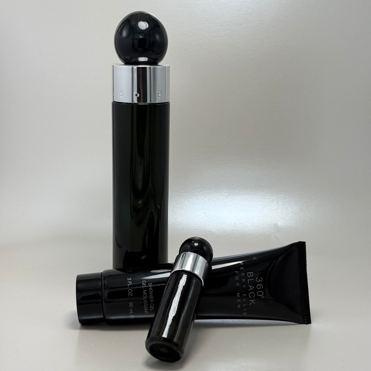 Perry Ellis 360° Black for Men Estuche Eau de Toilette 100 ml + 7.5 ml + Shower Gel 90 ml