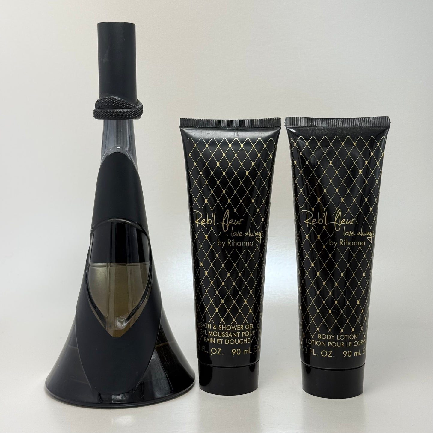 Rihanna Reb’l Fleur Love Always Eau de Parfum Estuche 100 ml + Body Lotion 90 ml + Bath & Shower Gel 90 ml
