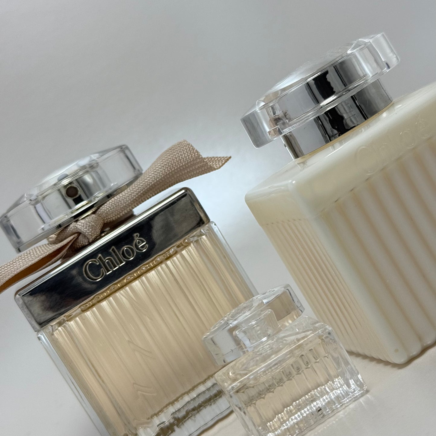 Chloé Eau de Parfum Estuche 75 ml + Body Lotion 100 ml + Mini Eau de Parfum 5 ml