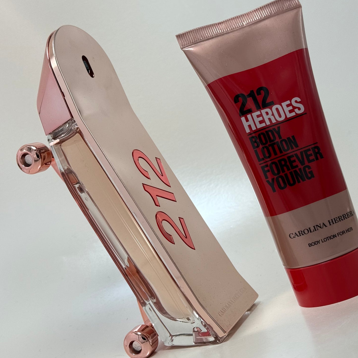 Carolina Herrera 212 Heroes for Her Eau de Parfum Estuche 80 ml + Body Lotion 100 ml