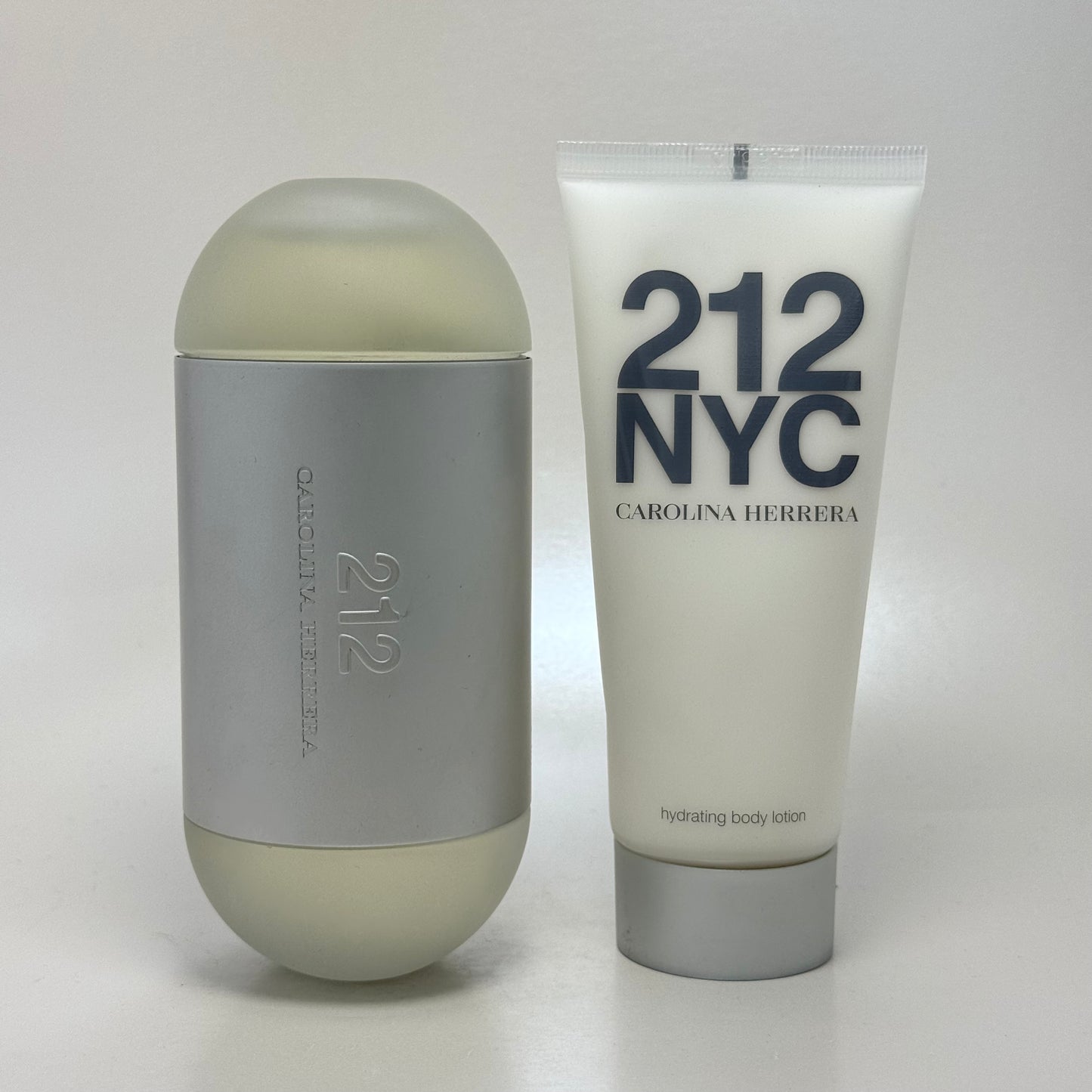 Carolina Herrera 212 NYC  Estuche  Eau de Toilette 100 ml + Body Lotion 100 ml