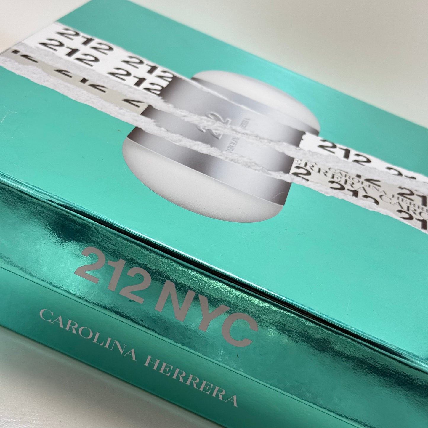 Carolina Herrera 212 NYC  Estuche  Eau de Toilette 100 ml + Body Lotion 100 ml