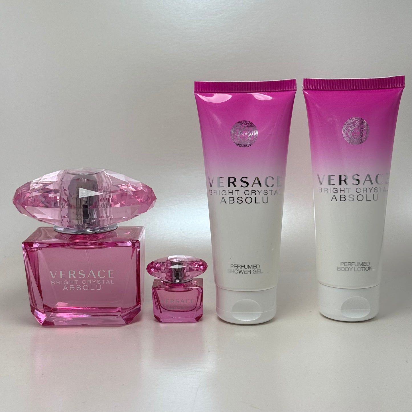 Versace Bright Crystal Absolu Estuche Eau de Parfum 90 ml + Mini 5 ml + Shower Gel 100 ml + Body Lotion 100 ml
