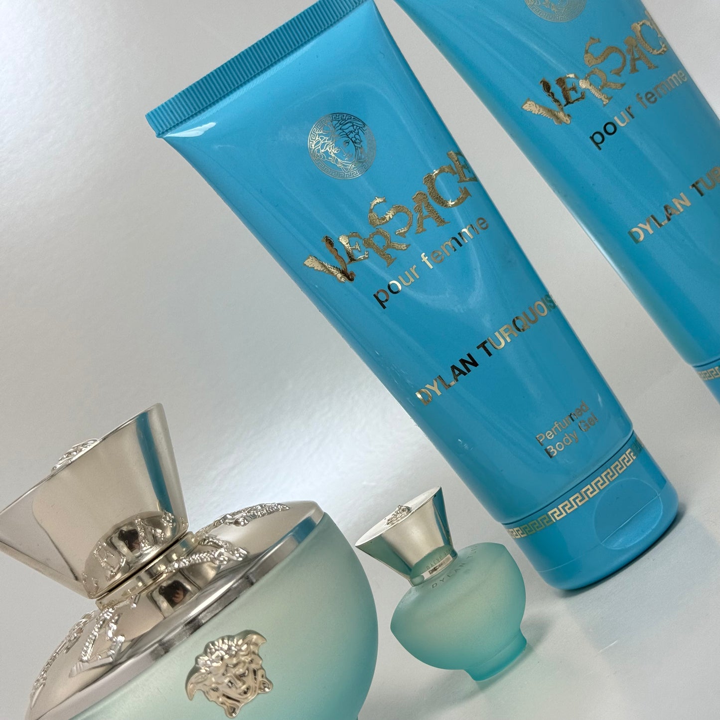 Versace Dylan Turquoise Pour Femme Estuche Eau de Toilette 100 ml + Mini 5 ml + Shower Gel + Body Gel