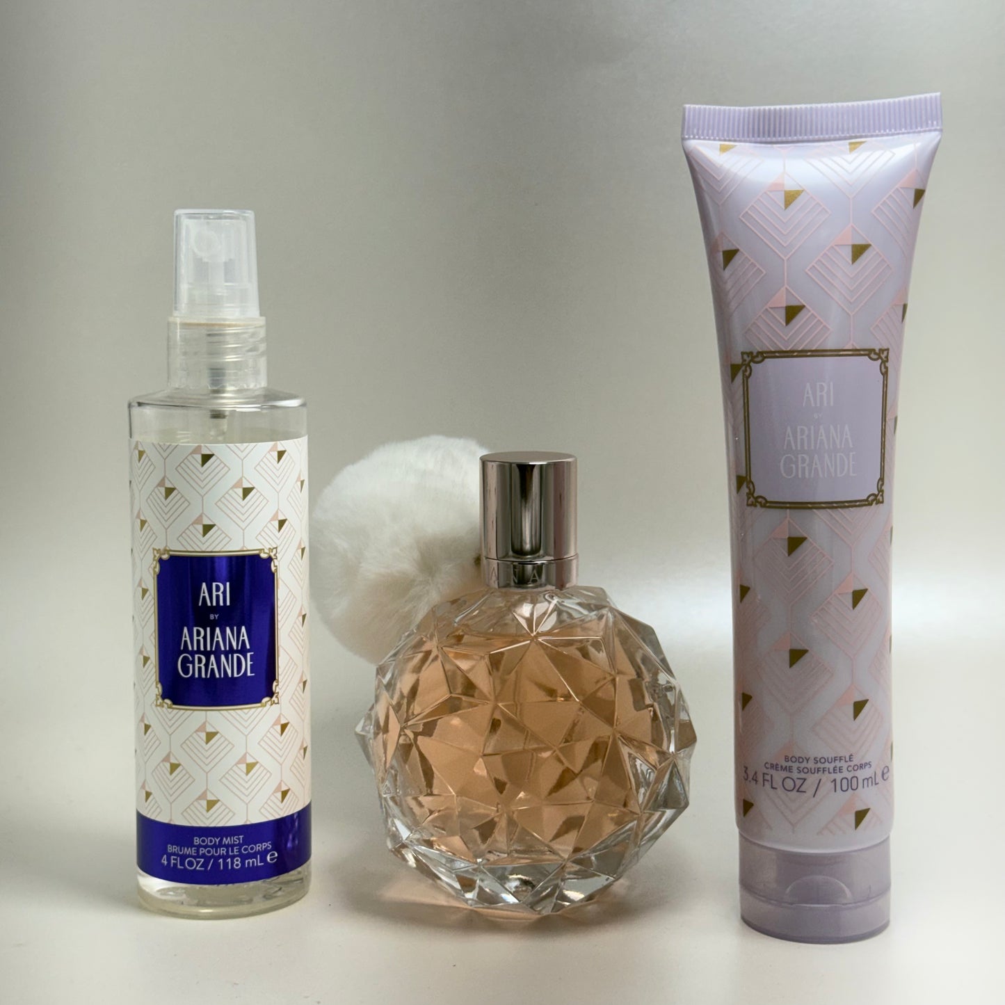 Ariana Grande Ari Gift Set Eau de Parfum 100 ml + Body Mist 118 ml + Body Cream 100 ml